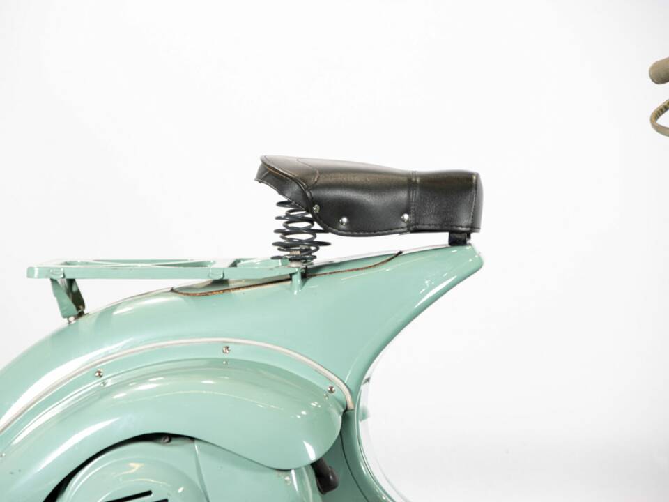 Immagine 30/50 di Piaggio Vespa 125 (1953)