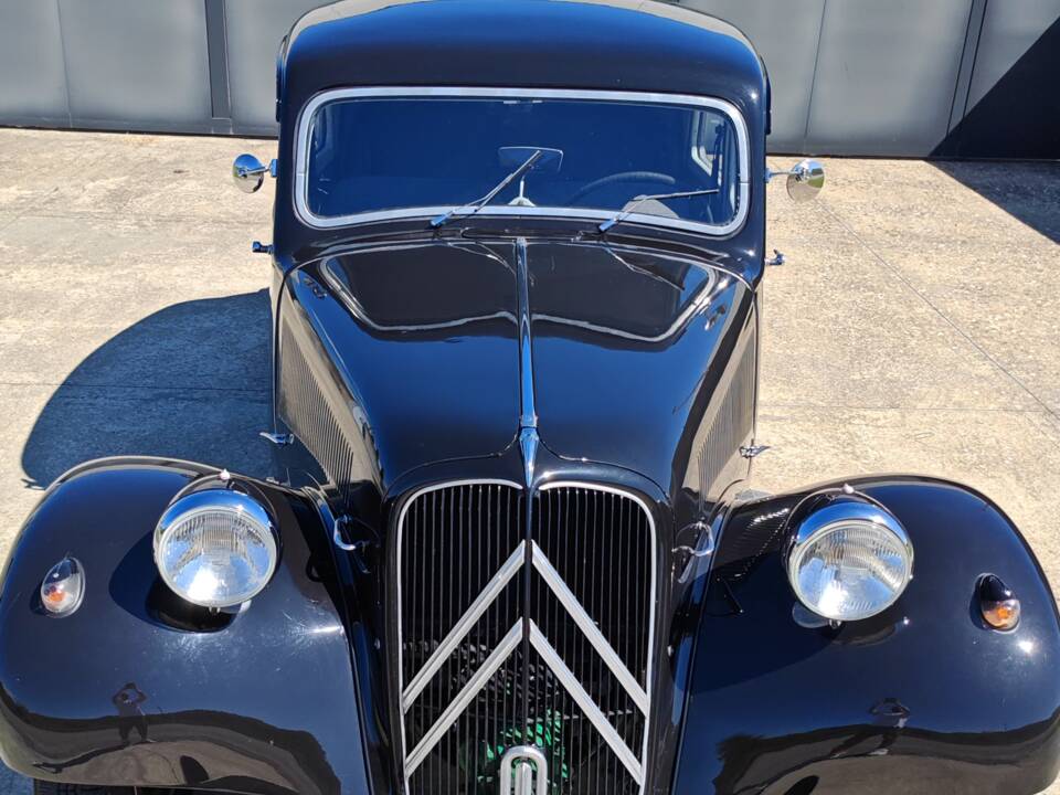 Image 19/47 of Citroën Traction Avant 11 B (1955)