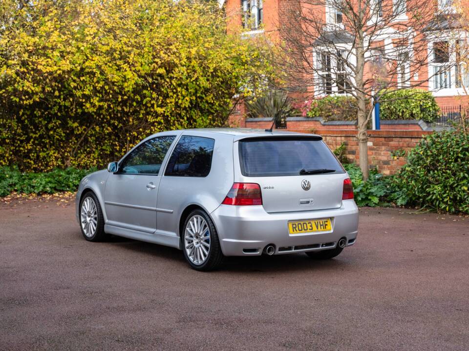 Imagen 3/8 de Volkswagen Golf IV 3.2 R32 (2003)