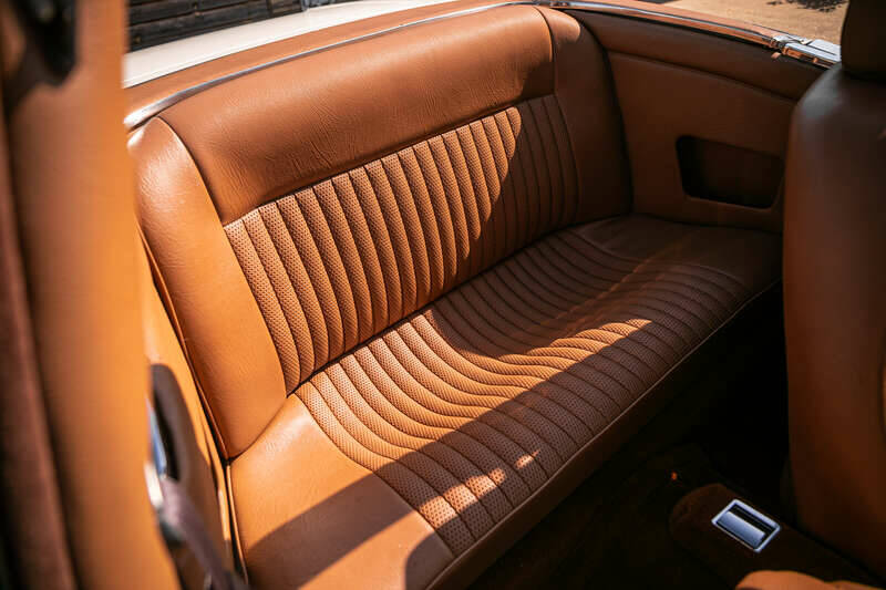 Image 26/47 of Triumph Stag (1975)