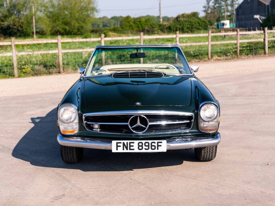 Afbeelding 6/43 van Mercedes-Benz 280 SL (1968)