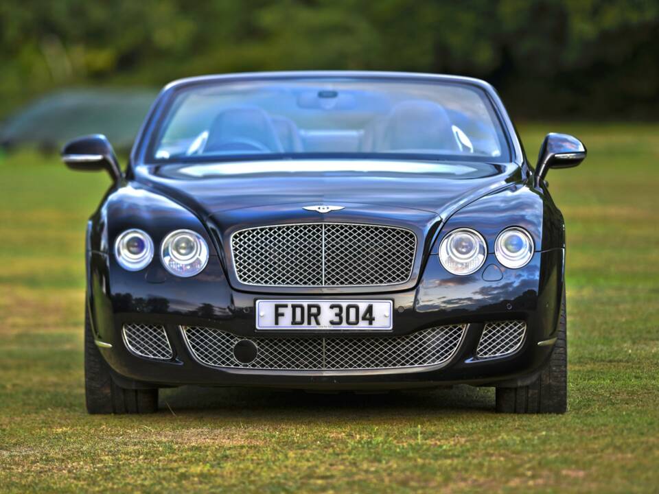 Bild 3/50 von Bentley Continental GTC W12 (2011)