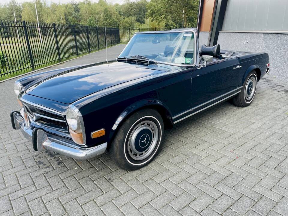 Image 4/38 de Mercedes-Benz 280 SL (1970)