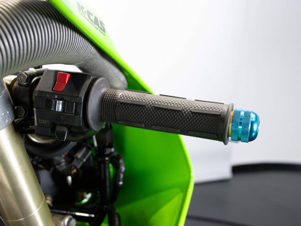Image 23/50 of Kawasaki ZX-R 400 (1990)
