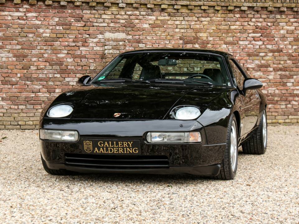 Afbeelding 22/50 van Porsche 928 GTS (1994)