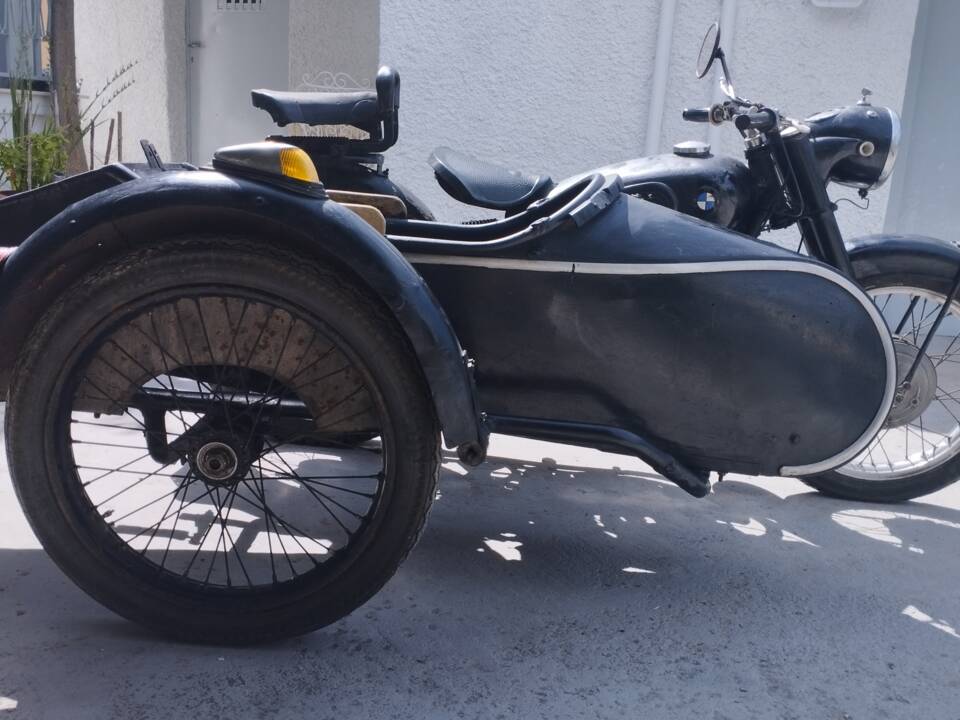 Immagine 2/11 di BMW R 25 (1954)