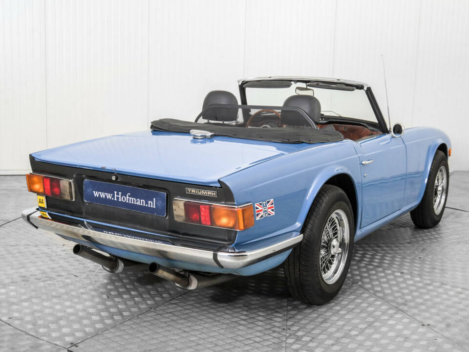 Immagine 27/50 di Triumph TR 6 (1973)