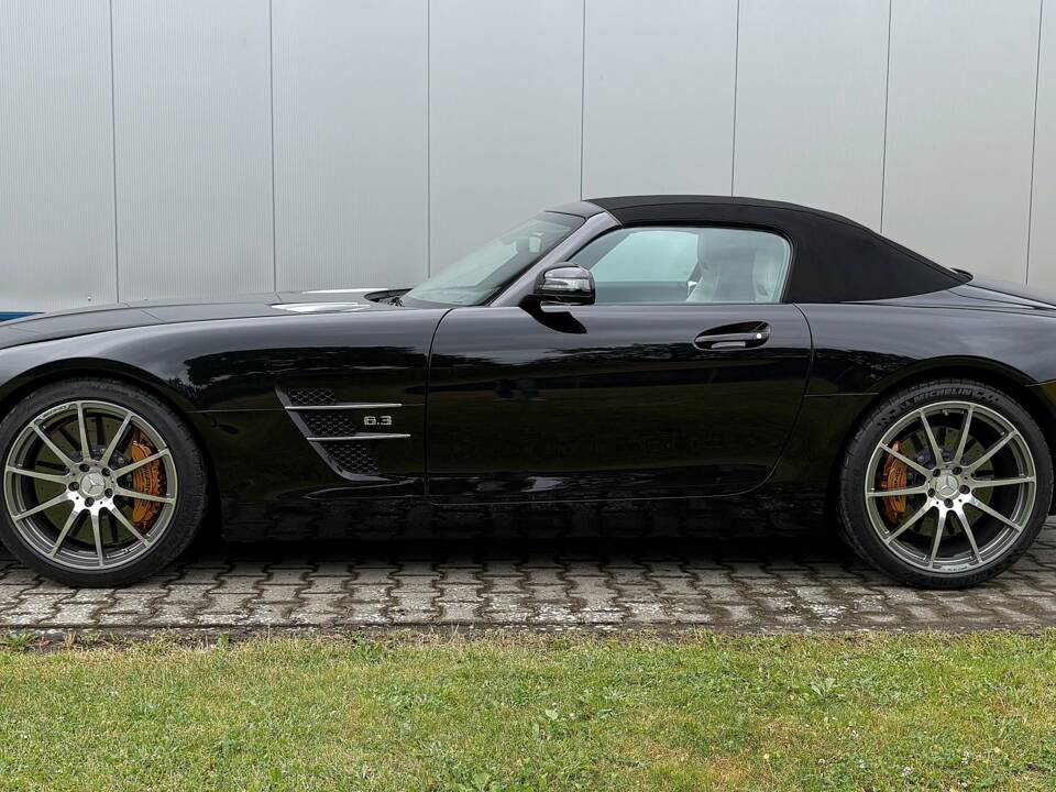 Image 6/28 of Mercedes-Benz SLS AMG Roadster (2012)