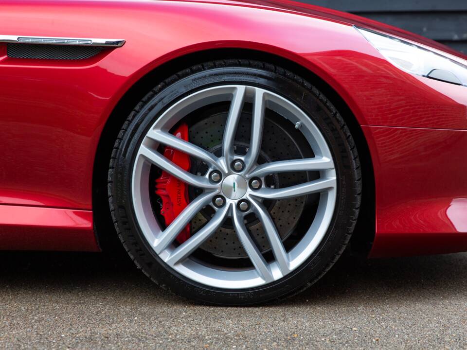 Afbeelding 7/81 van Aston Martin DB 9 Volante (2015)