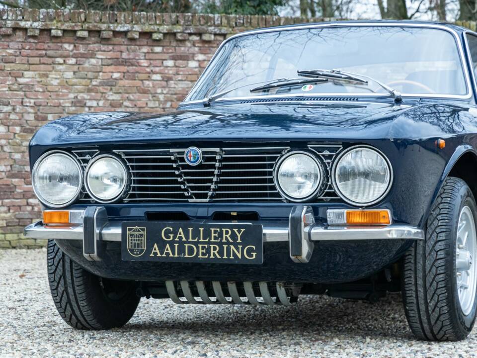 Image 50/50 of Alfa Romeo Giulia GT 1300 Junior (1971)