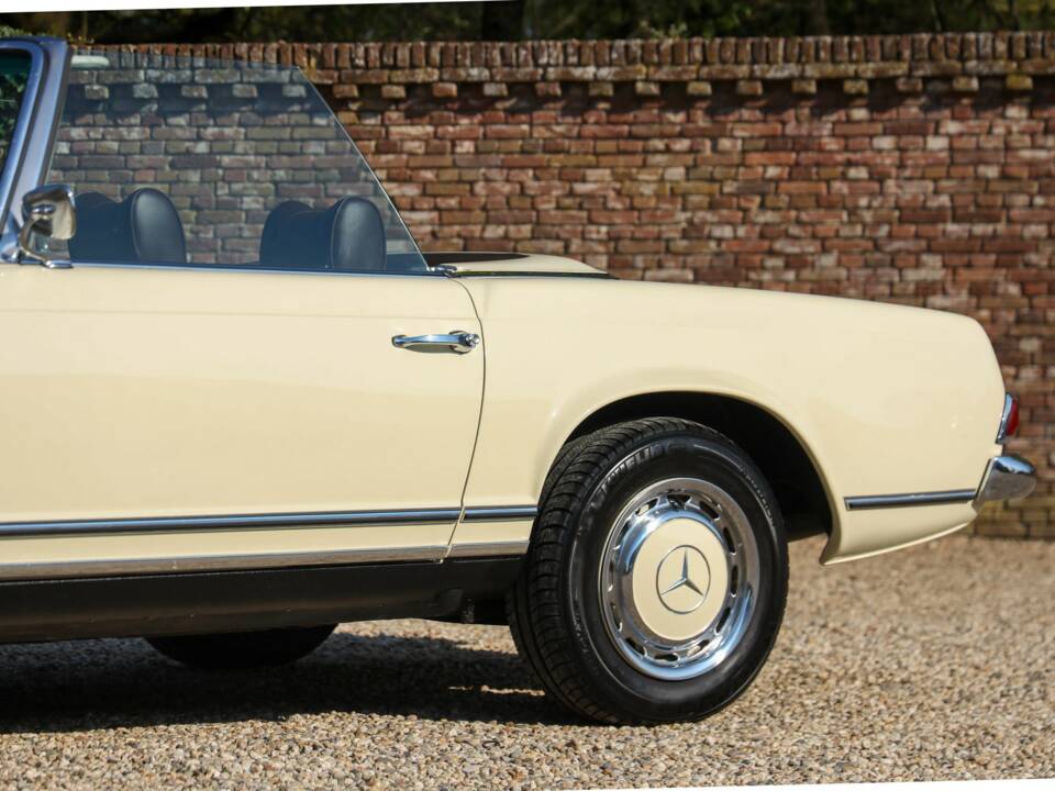 Image 15/50 of Mercedes-Benz 250 SL (1967)