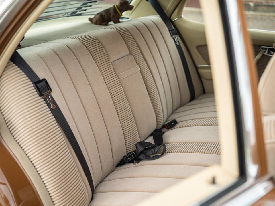Image 40/81 of Mercedes-Benz 280 SE (1979)