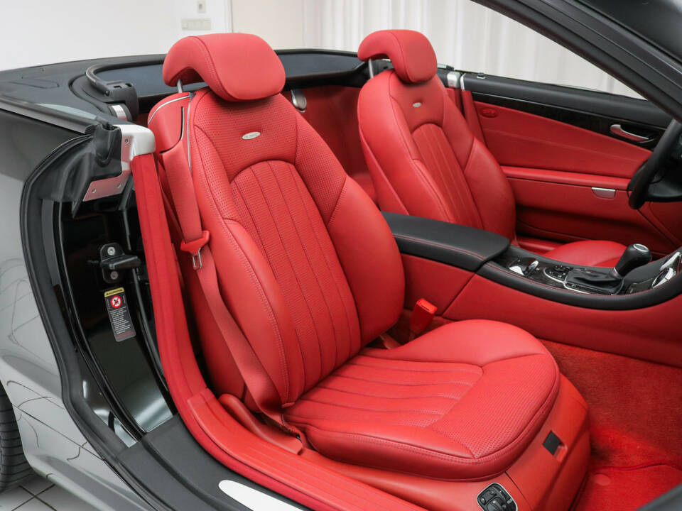 Image 7/21 of Mercedes-Benz SL 65 AMG (2005)