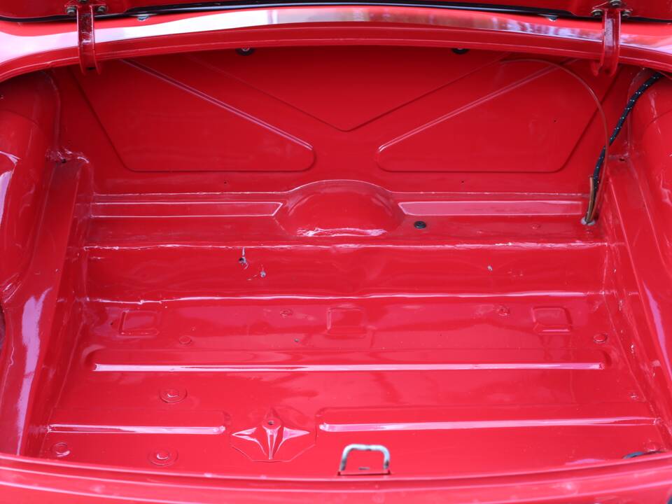 Image 14/49 of MG MGB (1966)