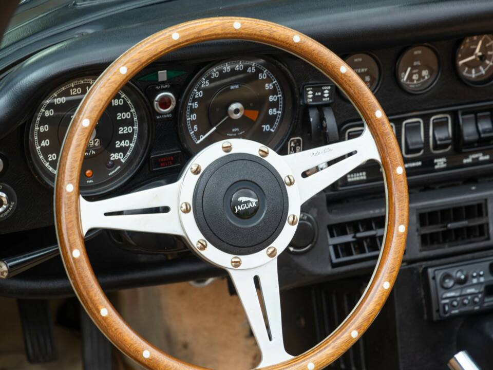 Image 44/50 de Jaguar Type E V12 (1973)
