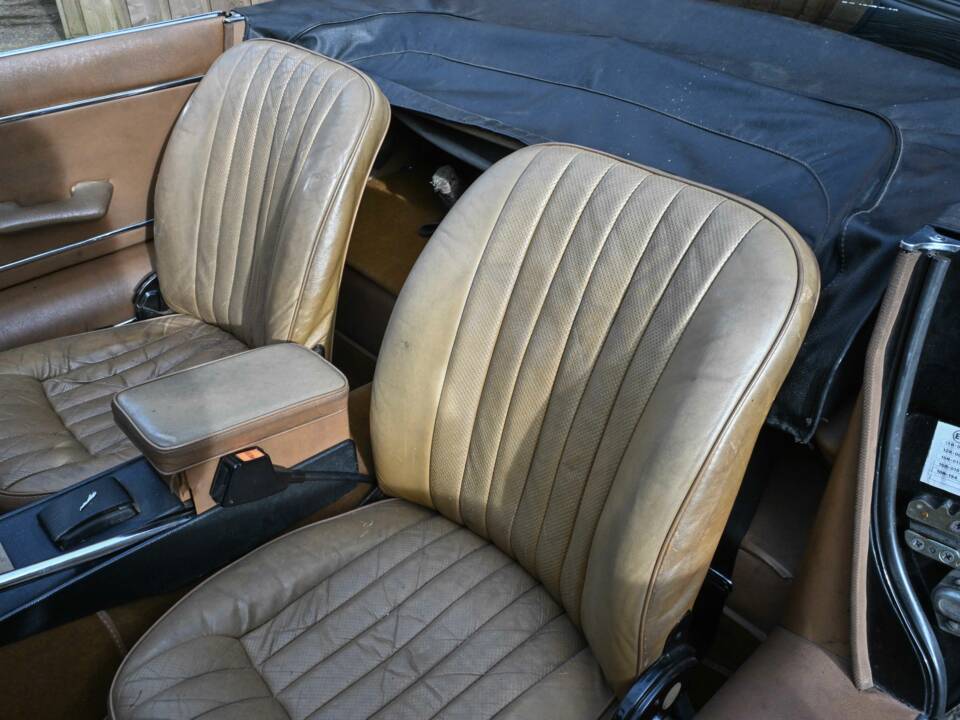 Image 37/50 de Jaguar Type E V12 (1974)