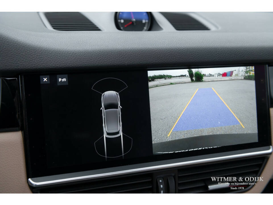 Image 18/38 of Porsche Cayenne (2019)