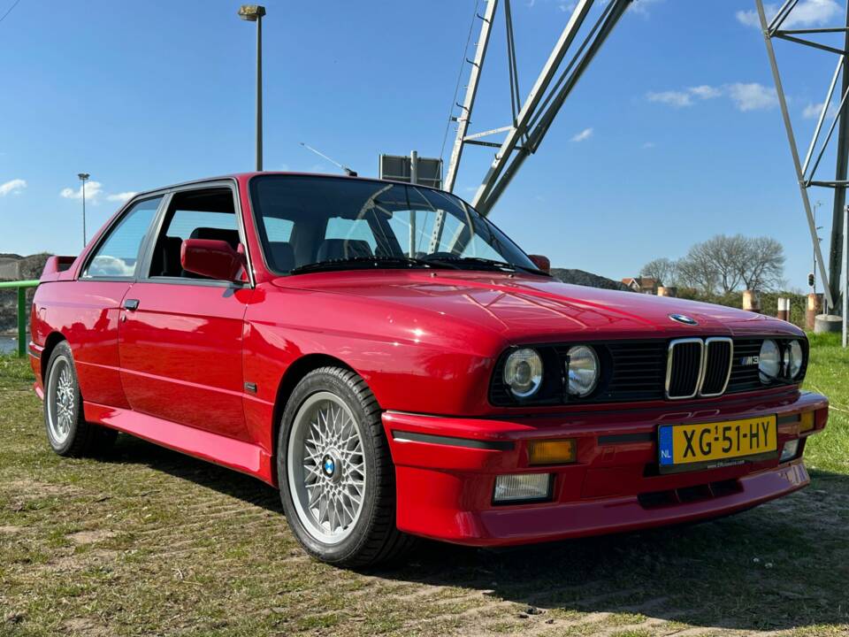 Image 2/8 of BMW M3 (1989)