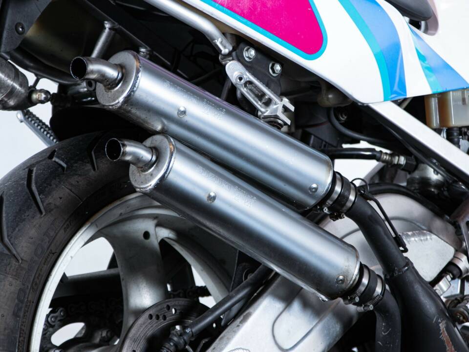 Bild 30/50 von Suzuki RGV 250 Gamma (1992)