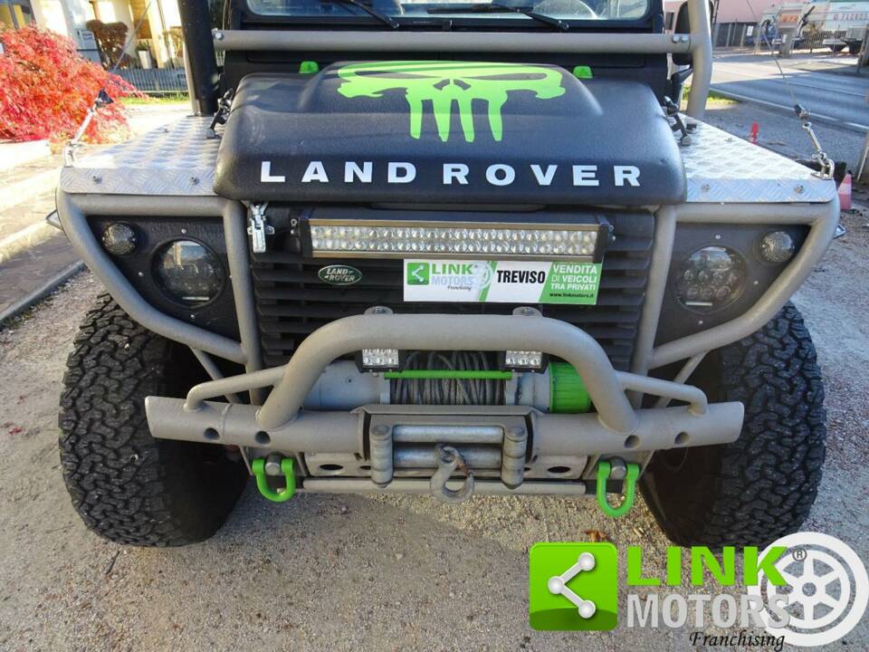Image 9/10 de Land Rover Defender 90 Td5 (2000)