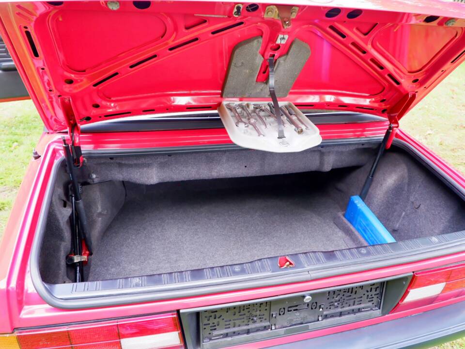 Imagen 18/26 de BMW 318i (1992)