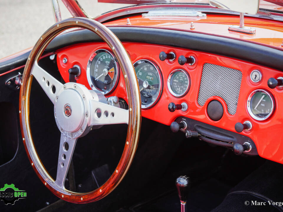 Image 11/43 of MG MGA 1600 (1960)