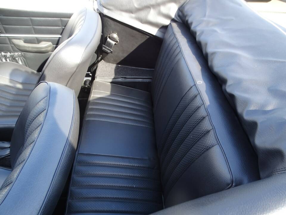 Image 16/26 de Volkswagen Karmann Ghia 1600 (1971)