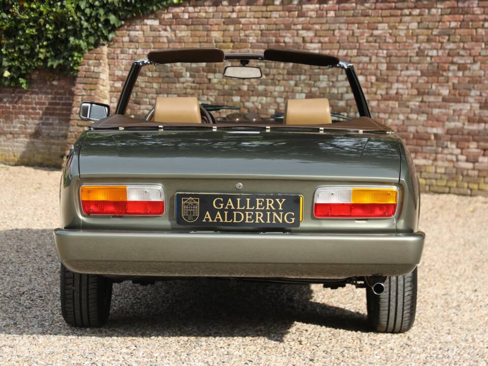 Image 6/50 of Peugeot 504 Convertible (1981)