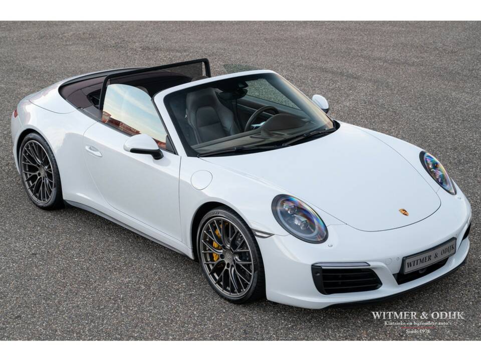 Image 15/36 of Porsche 911 Carrera 4S (2015)