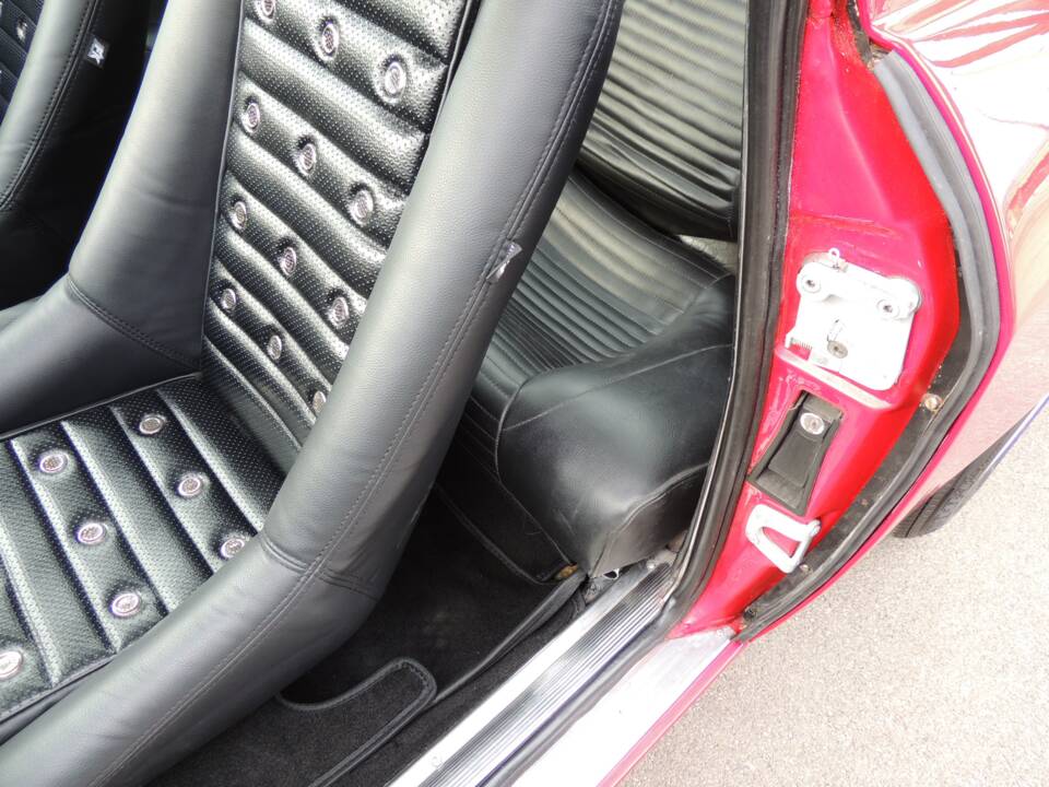 Bild 17/29 von Alfa Romeo 2000 GT Veloce (1973)