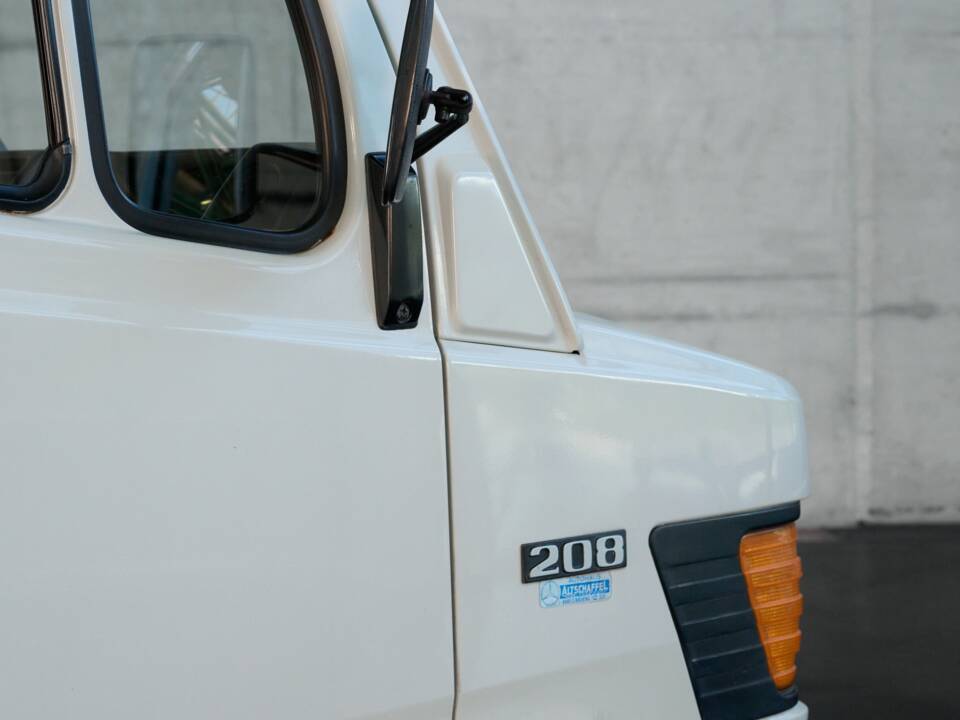Image 23/43 of Mercedes-Benz T1 208 (1981)