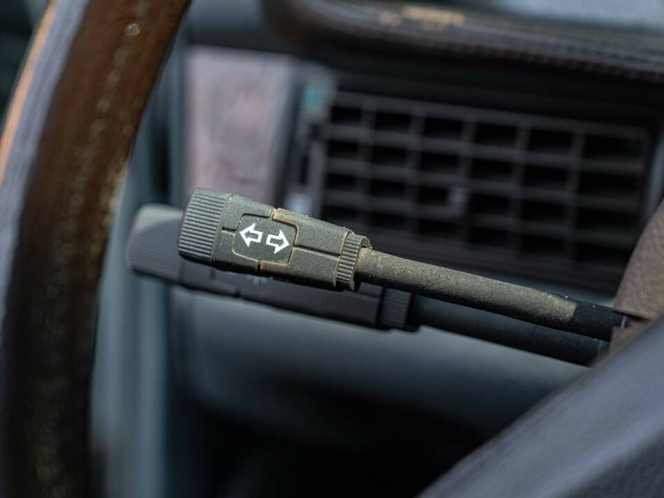 Bild 43/50 von Maserati Biturbo i (1988)