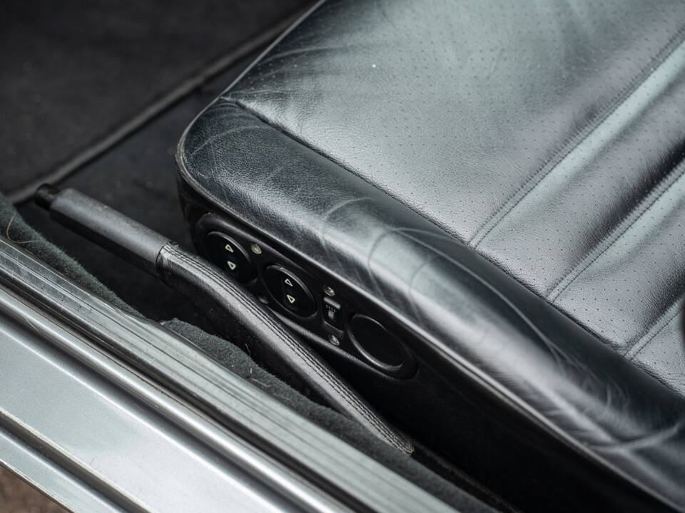 Image 28/42 de Porsche 944 S2 (1991)