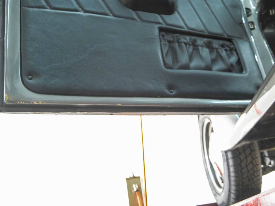 Image 39/50 of Volkswagen Beetle 1303 LS (1971)