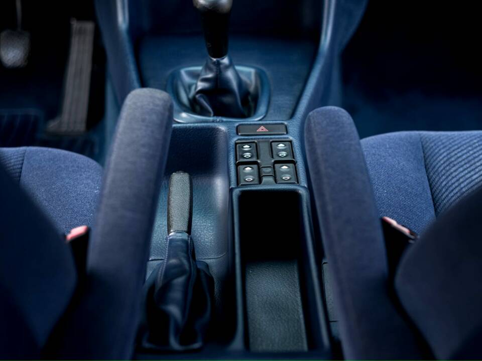 Image 23/55 of BMW 525ix (1993)