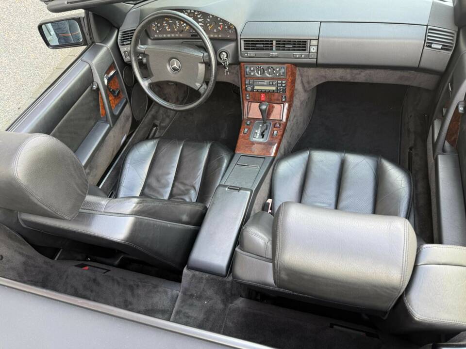 Image 22/50 de Mercedes-Benz 300 SL (1990)