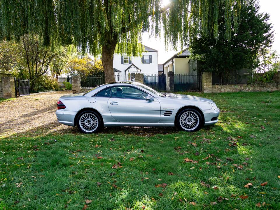 Image 17/45 of Mercedes-Benz SL 55 AMG (2004)