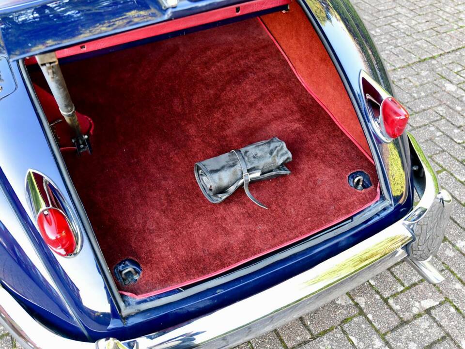 Image 19/50 of Jaguar XK 150 FHC (1959)