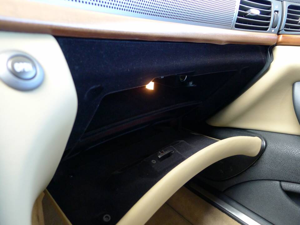 Imagen 8/42 de Lancia Thesis 2.4 (2002)