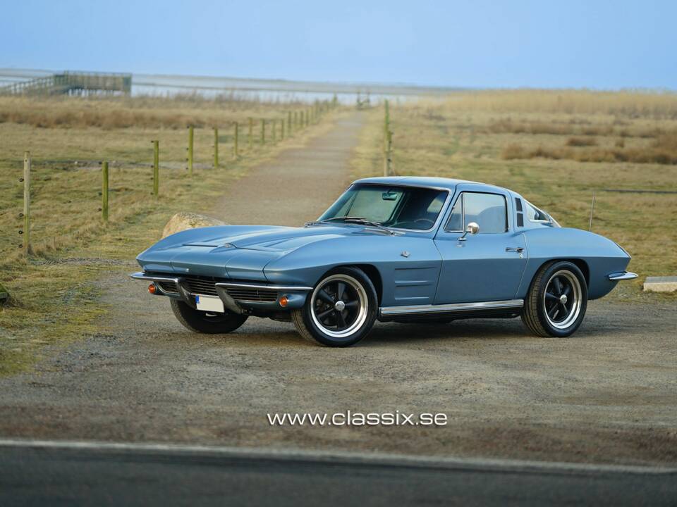 Immagine 1/21 di Chevrolet Corvette Sting Ray (1964)