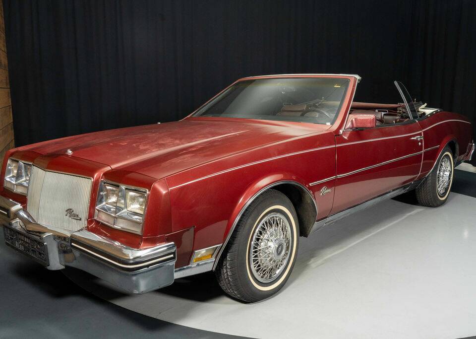 Bild 4/8 von Buick Riviera Convertible (1985)