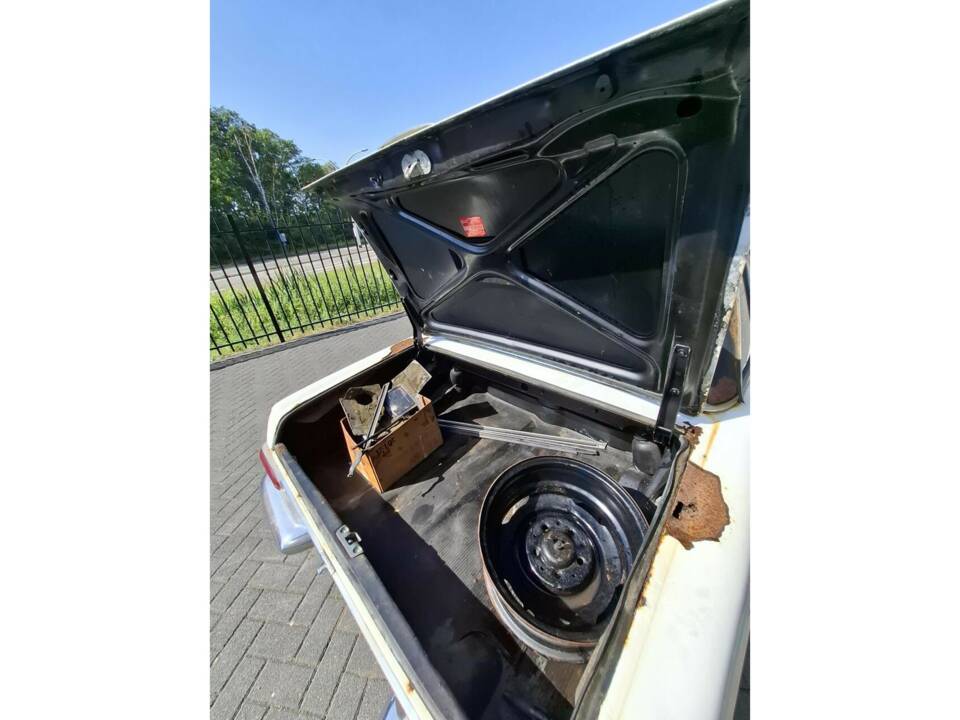 Image 34/50 de Mercedes-Benz 250 SL (1967)