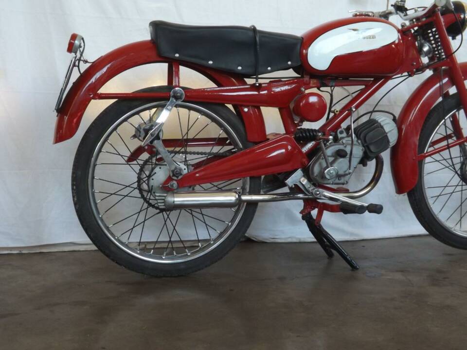 Image 6/44 of Moto Guzzi Cardellino 75 (1957)