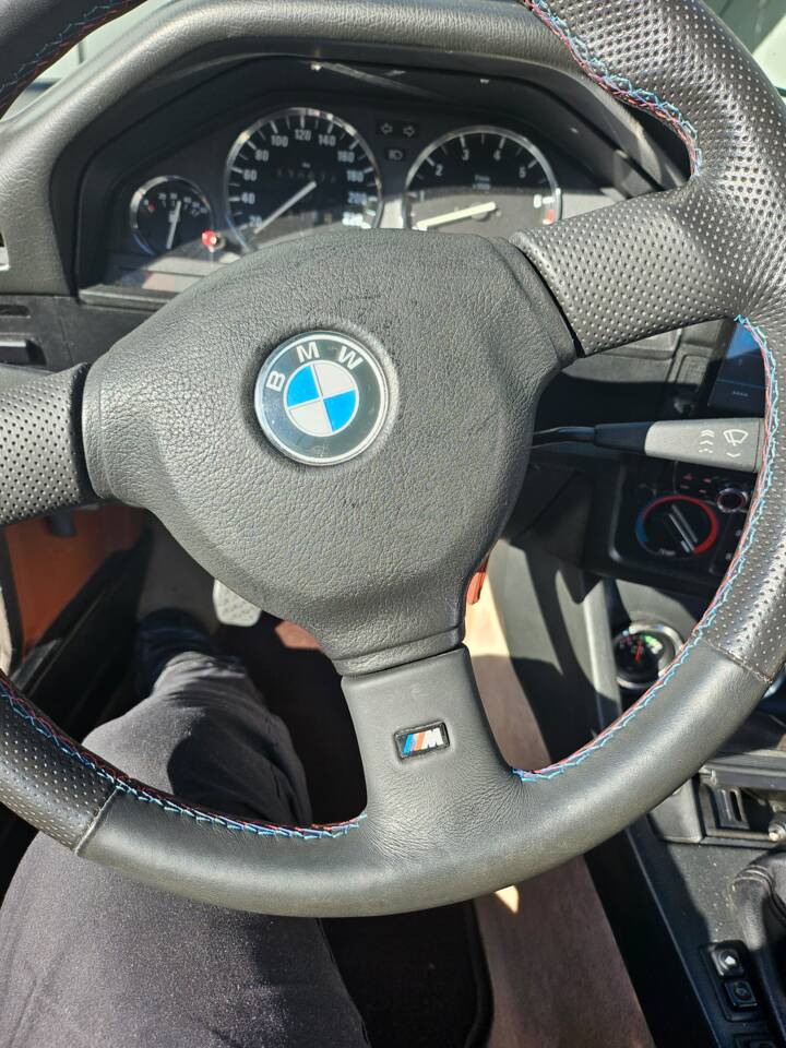 Immagine 5/67 di BMW 320i (1990)