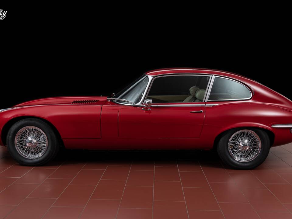 Immagine 2/7 di Jaguar Type E V12 (2+2) (1972)