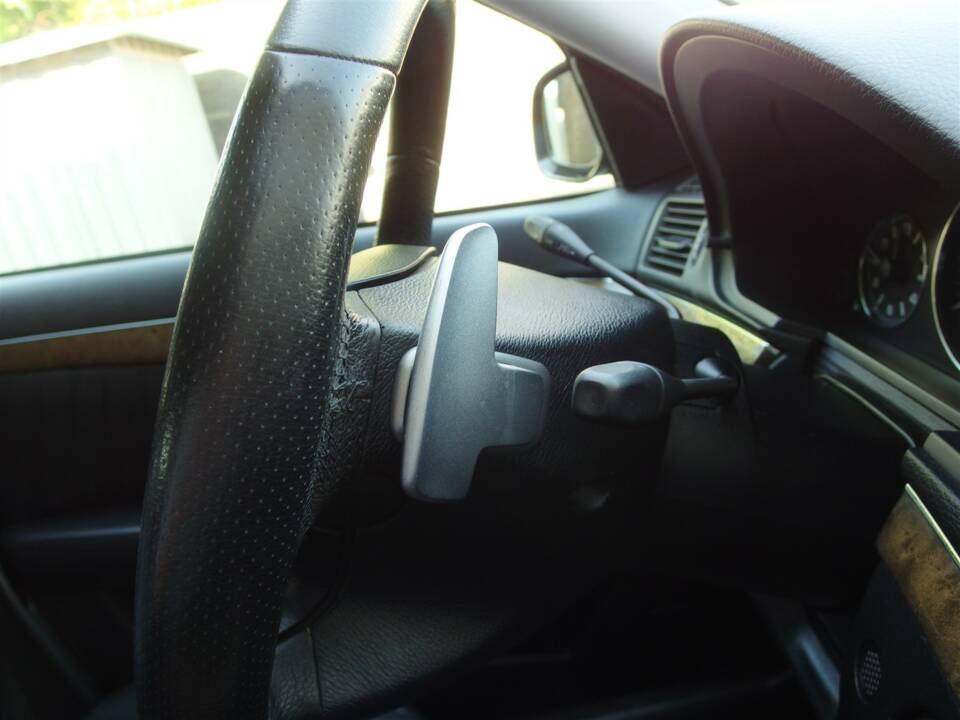 Image 47/98 of Mercedes-Benz E 63 AMG T (2008)