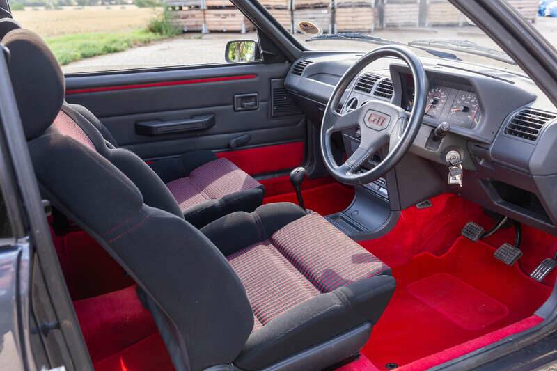 Imagen 50/50 de Peugeot 205 GTi 1.6 (1989)