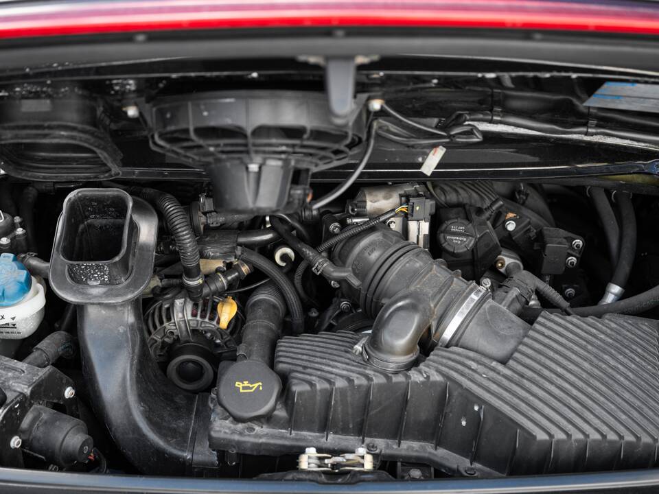 Image 62/63 of Porsche 911 Carrera 4S (2004)