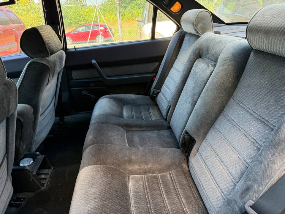 Image 16/20 de Alfa Romeo 164 2.0 (1991)