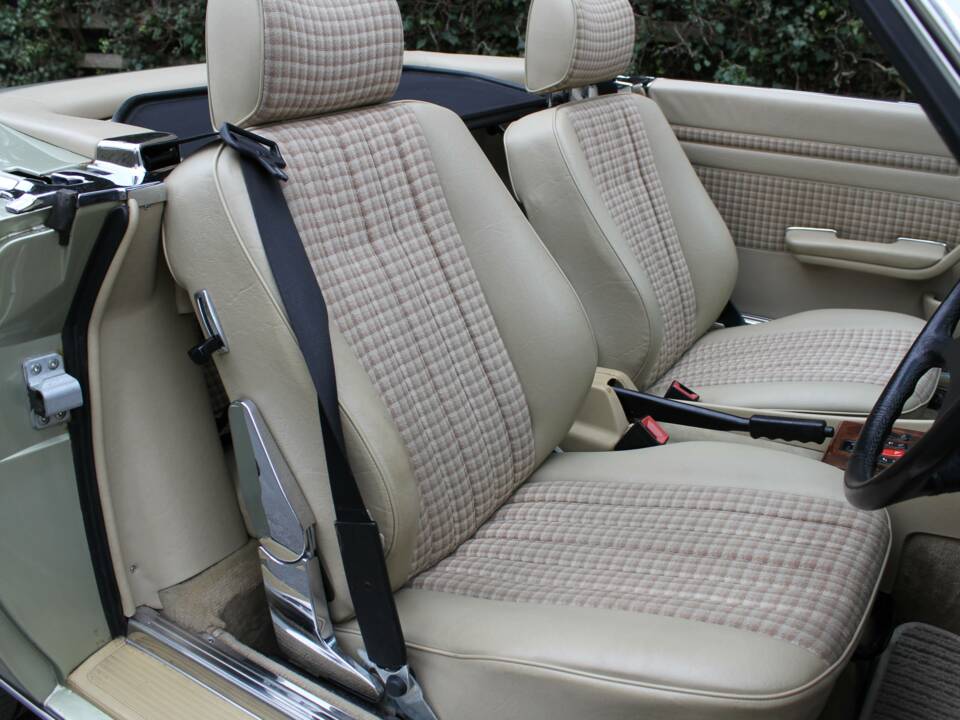 Image 10/18 of Mercedes-Benz 300 SL (1986)
